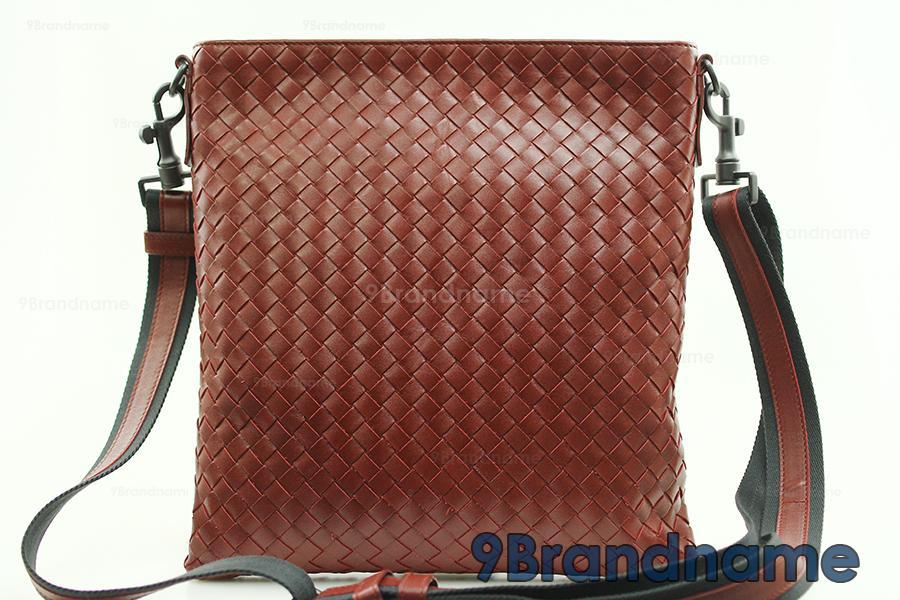 Bottega veneta discount messenger bag